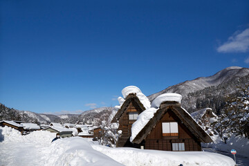 雪景色の白川郷