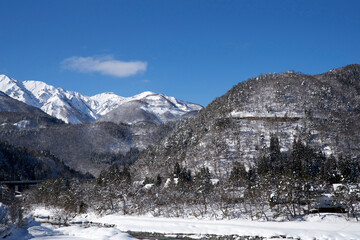 雪景色の白川郷