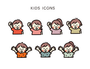 ガッツポーズ・バンザイで喜ぶ子ども