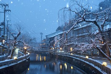 城崎温泉の冬の夜景 - obrazy, fototapety, plakaty