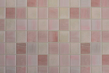 赤とピンクと白の正方形模様の壁紙	