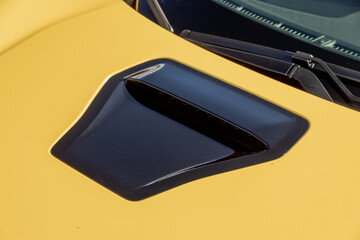自動車の空気取り入れ口　Air intake of private car
