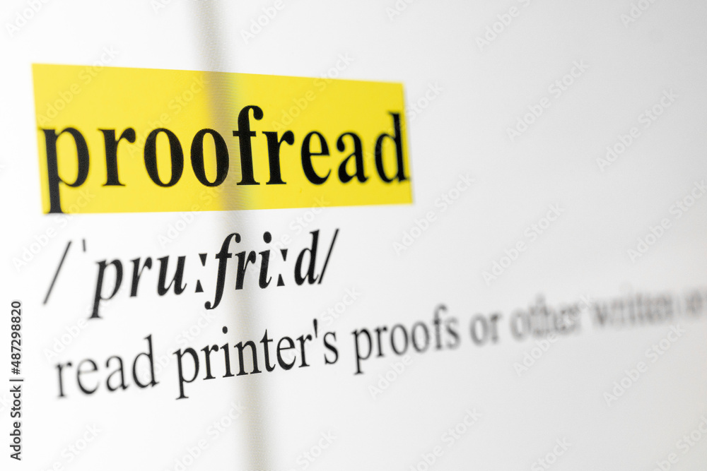 Fototapete proofread text macro shot highlighted in yellow color on computer screen