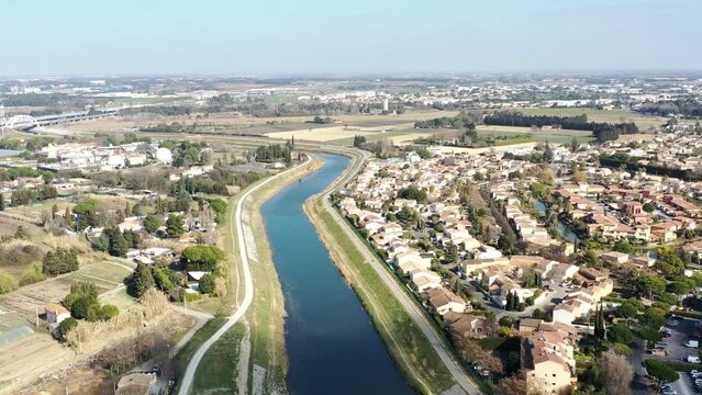 vue a&eacute;rienne de Montpellier, Lattes et Mauguio dans le sud de la France en Occitanie