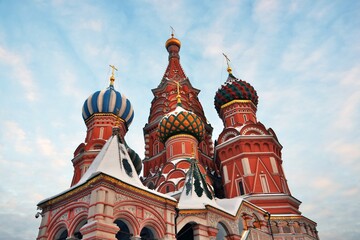 Fototapeta na wymiar St Basil Cathedral on the Red Square in Moscow 