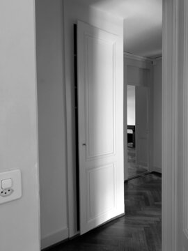 Couloir d'un appartement vide ancien