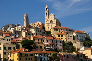 Fototapeten Il borgo di Cervo e la Chiesa dei Corallini che lo sovrasta, Liguria, Italia. © Ginevra