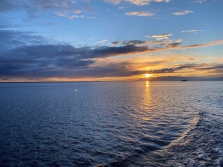 Obraz premium sunset over the sea