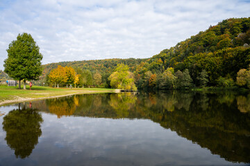 Fototapeta na wymiar Beautiful autumn landscape in the park