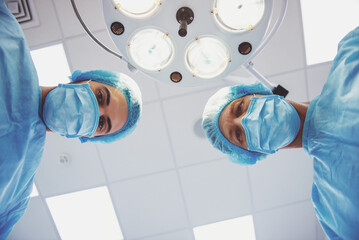 Fototapeta na wymiar Team surgeons at work