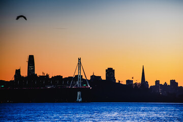 Obraz premium San Francisco Bay and the city skyline from Emeryville