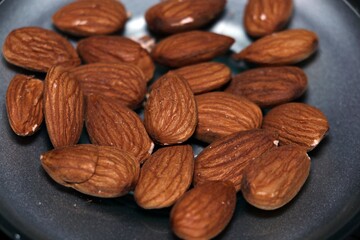Fresh, unroasted almonds that must be eaten for healthy living