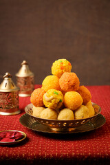 Motichoor Ladoo Rava Laddu Kesar besan boondi laddu  Semolina Indian sweet dish mithai Diwali Dussehra Holi Ram Navmi Ganesh chaturthi Durga Pooja festival dessert snack Kerala Mumbai India Sri Lanka