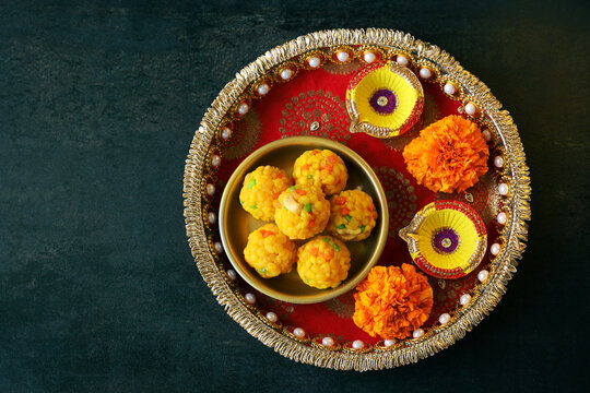 Diwali sweets Navrathan Laddu Motichoor ladoo Indian sweet festival dish mithai dessert Dussehra Holi ganesh chaturthi Ram navami Durga pooja ashtami Navratri Mumbai Kerala India Sri Lanka