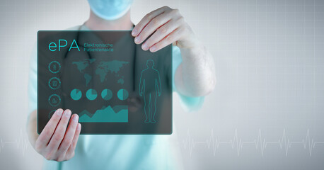 Elektronische Patientenakte (ePA). Arzt hält virtuellen Brief mit Text und einem Interface. Medizin in der Zukunft - obrazy, fototapety, plakaty