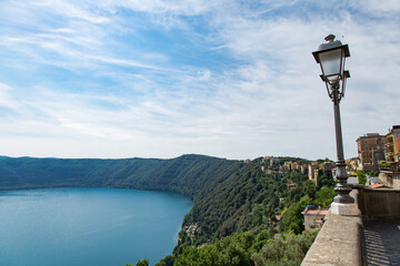Il Lago Albano visto da Castel Gandolfo