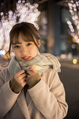 イルミネーション女性