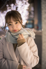 イルミネーション女性