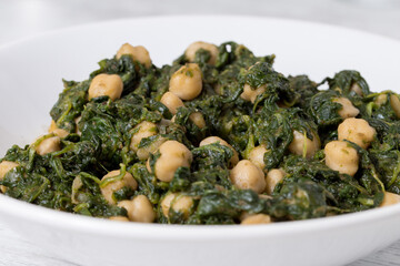 Espinacas con garbanzos