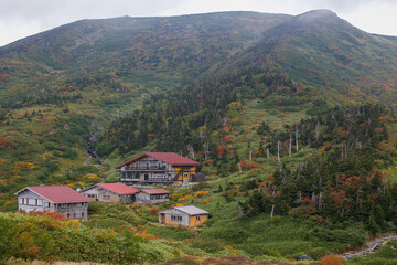 早朝の南竜山荘と白山