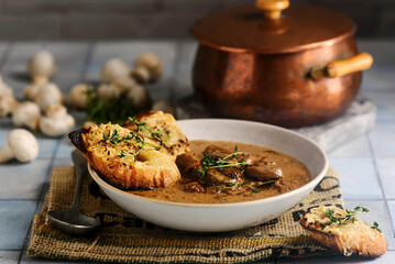 French mushroom onion soup