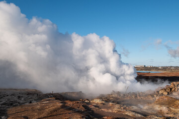 Fototapeta na wymiar Die heißen Quellen Gunnuhver auf der Halbinsel Reykjanes. / The hot springs Gunnuhver on the peninsula Reykjanes.