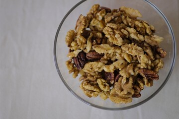 Plate with walnuts