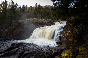 lower falls at the devil's kettle