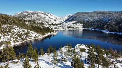 Fototapeta na wymiar Pinecrest Lake, California, in winter