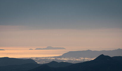 Obraz na płótnie Canvas il mare e l'arcipelago pontino viste dal monte pozzotello, a campo catino