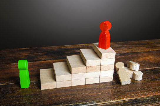 Displace an opponent from post of career ladder after the failures of other competitors. Will achieve success and favor of the head. Usurper of power. Leadership skills. Learns from others mistakes.