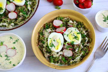 Tarte brokuły z jajkiem i sosem chrzanowym © Monika