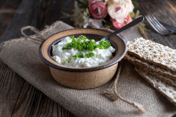 Low fat meal with cottage cheese, herbs and crispbread