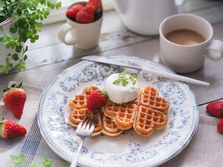 ハートのワッフルパンケーキでティータイム