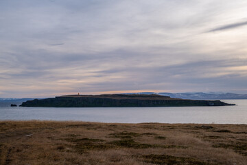Die Insel Grímsey nahe Drangsnes in den isländsichen Westfjorden