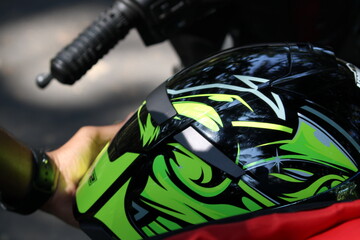 green bike helmet 