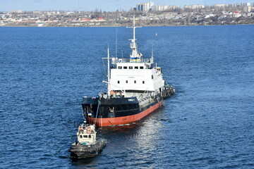 Fototapeta premium ship in the sea