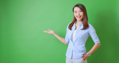 asian anchor with green background