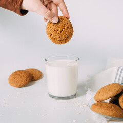 glass of milk and cookies