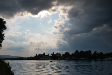 Fototapeta na wymiar Am Bodensee ziehen Gewitterwolken auf