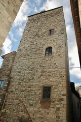 Fototapeta na wymiar torre nella colina di Panzano (Firenze) . Paese del territorio del Chianti Nero DOC. Toscana