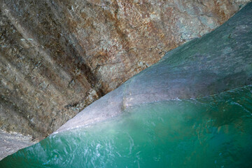 Fels und Wasser diagonal