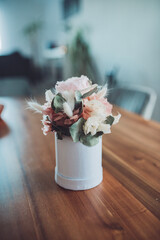 Kleiner Blumenstrauß aus getrockneten Blumen