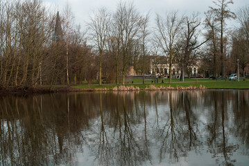 Fototapeta na wymiar reflection in the pond in Vondel park 