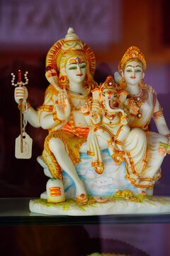 Mahadev parvati and Ganesh Shiv family images