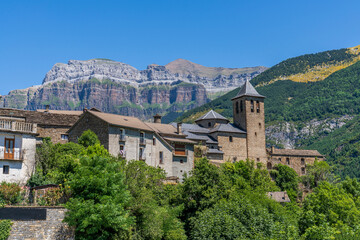 Obraz premium Town of Torla in Ordesa and Monte Perdido National Park.