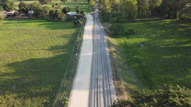 V&iacute;a ferrea, v&iacute;as del tren.