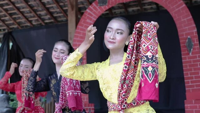 portrait of a traditional javanese dancers practicing