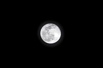 Obraz premium Night and full moon, full moon shining in dark sky,