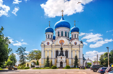 Fototapeta na wymiar St. Nicholas Church in the village of Rogachevo, Dmitrovsky district, Moscow region